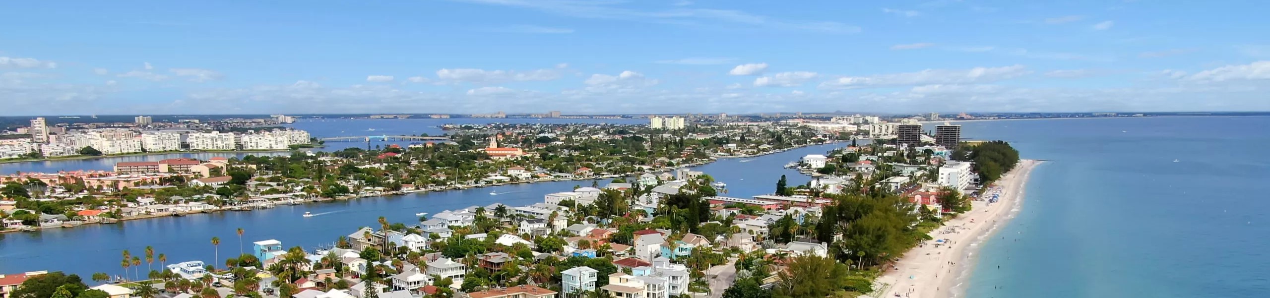 Spectacular 4BR/2.5B Home with Pool and Grill